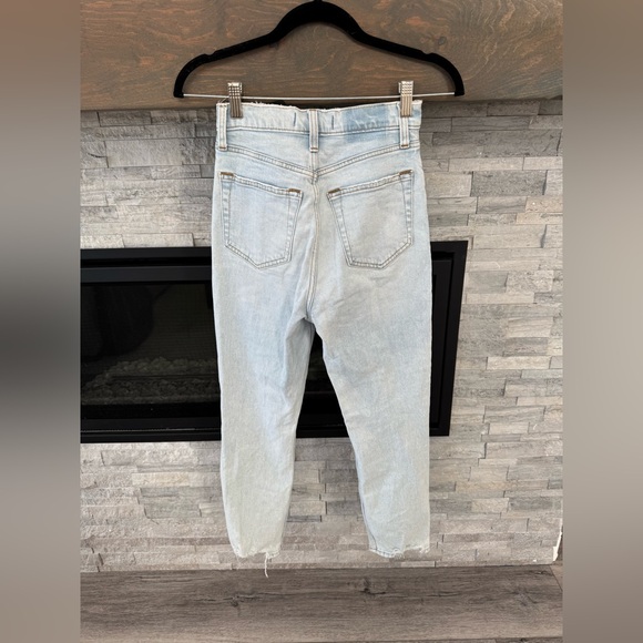 Abercrombie & Fitch Ankle Straight Ultra High Rise Jeans - Picture 2 of 3